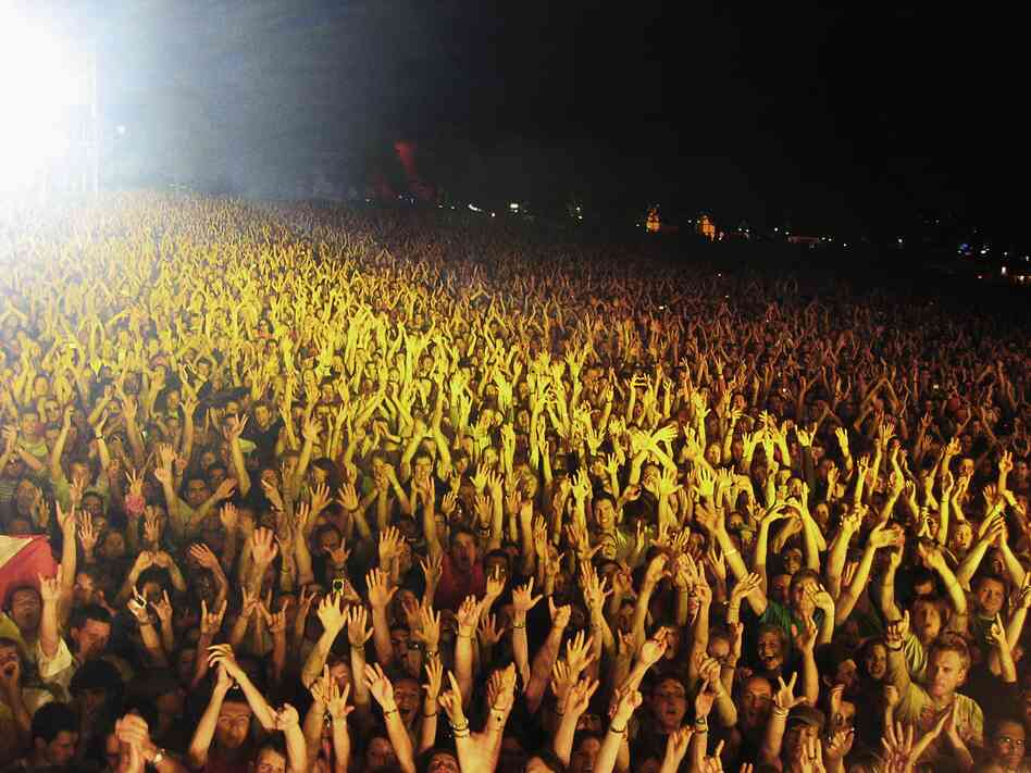Lausanne: "A sea of people. I particularly like how the form of the crowd reflects the topography."