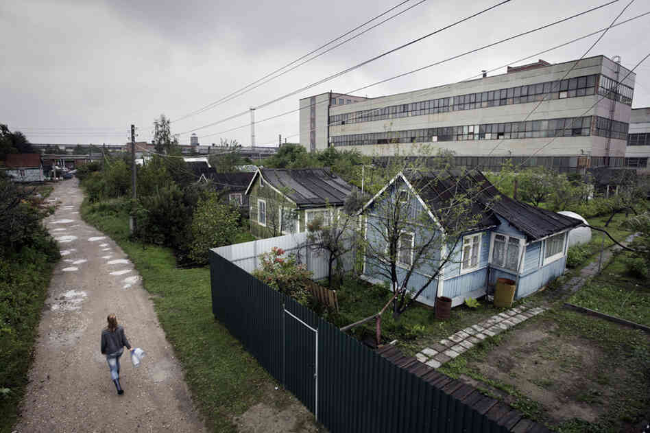 The dacha community of Lyubitel-5, near the town of Elektrostal, sits in the shadow of a steel smelter and Elemash, a plant rumored by locals to produce fuel pellets for nuclear reactors.