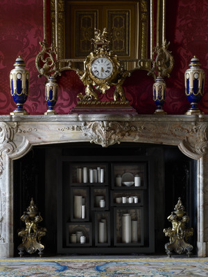 In the Red Drawing Room, de Waal has placed 48 thrown porcelain vessels, jars and dishes in the hearth for his work the properties of fire.