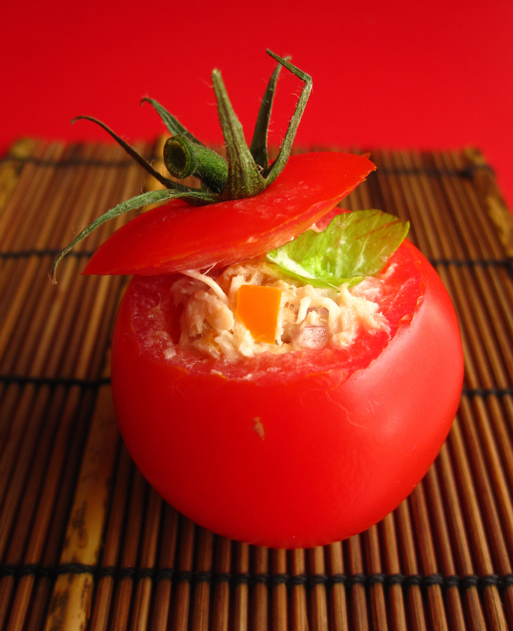 Spicy Tuna Stuffed Tomatoes
