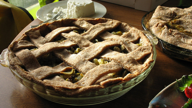 Some desperation pies, like green tomato pie, still enjoy niche popularity today. (Flickr)