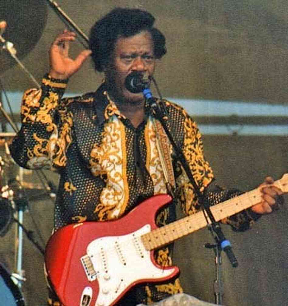 Earl King on stage at the 1997 New Orleans Jazz & Heritage Festival. He died a few years after Ernie K-Doe, and now the two share a tomb. Earl King on stage at the 1997 New Orleans Jazz & Heritage Festival. He died a few years after Ernie K-Doe, and now the two share a tomb.