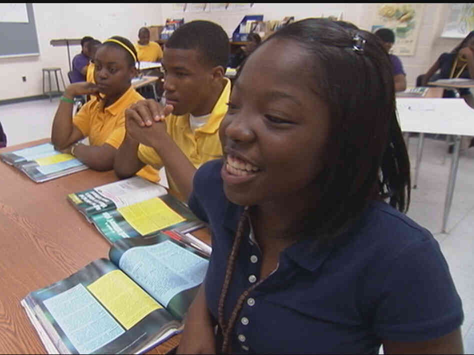 Alabama is one of only 33 states that mandates HIV education in high schools. Among those states, students receive an average of 2.2 hours of education, and most focus on abstinence.