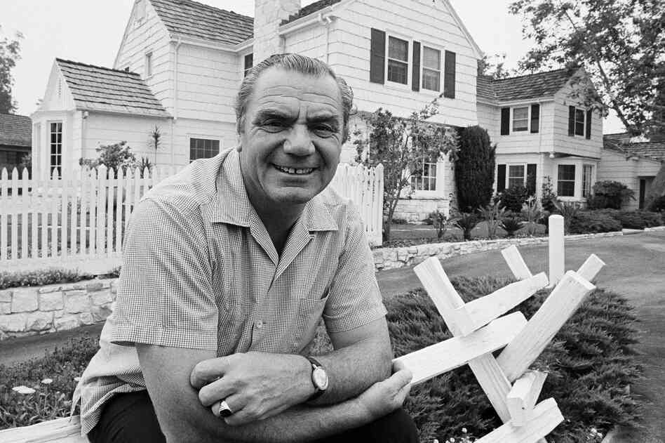 Ernest Borgnine outside his home in Hollywood, Calif., in 1969.