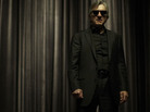 In Red Lights, Simon Silver (Robert De Niro) is a psychic who comes out of retirement and poses a threat to two academics, Margaret Matheson (Sigourney Weaver) and Tom Buckley (Cillian Murphy), who are wary of all claims to the supernatural. In Red Lights, Simon Silver (Robert De Niro) is a psychic who comes out of retirement and poses a threat to two academics, Margaret Matheson (Sigourney Weaver) and Tom Buckley (Cillian Murphy), who are wary of all claims to the supernatural.
