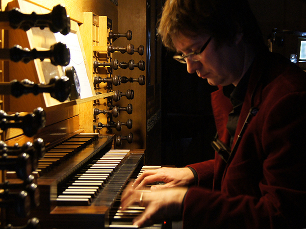 Stephen von Bothmer, one of Germany's leading silent film composers, accompanied the June 22nd football match between Germany and Greece on the organ at Emmanus Church  in Kreuzberg.