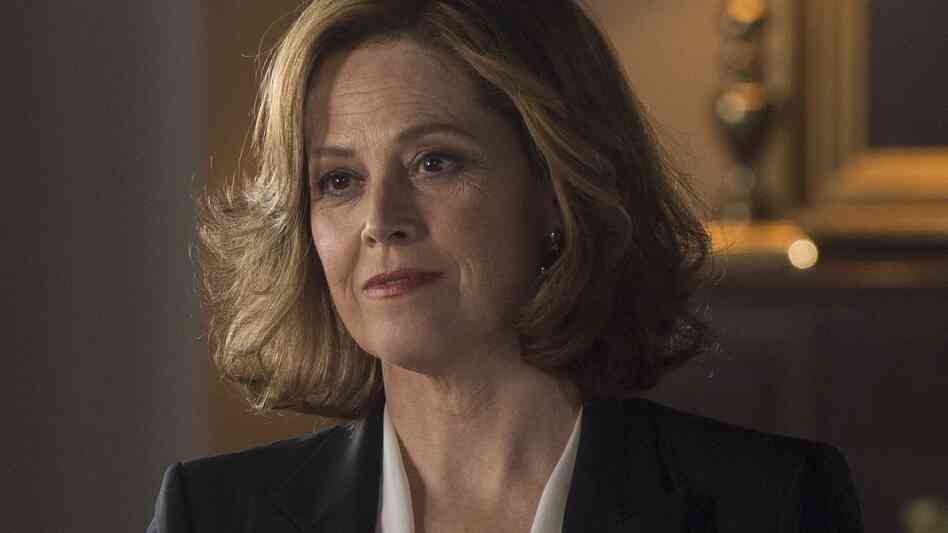 In Political Animals, Sigourney Weaver plays Elaine Barrish, the current secretary of state and a former first lady. In Political Animals, Sigourney Weaver plays Elaine Barrish, the current secretary of state and a former first lady.