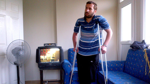 Doctors treating the injured say the Syrian regime is using more lethal weapons and targeting specific areas to maximize the damage. As a result, there have been many amputations, as was the case with this rebel fighter, 28-year-old Raad Ibrahim, who was wounded in Idlib province and is being treated in Turkey.