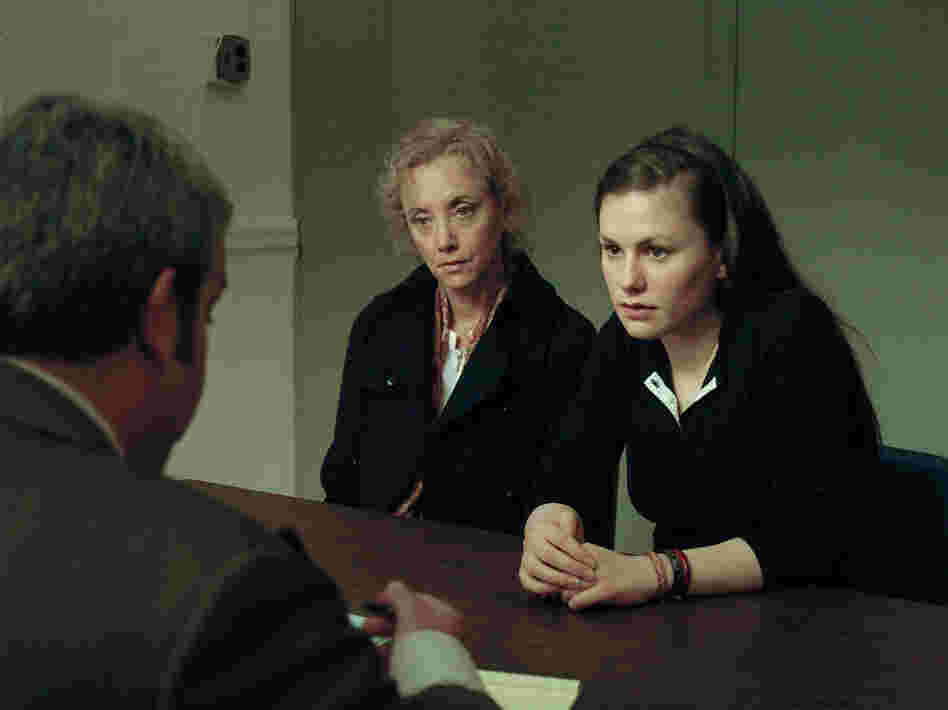In Margaret, Lisa (Anna Paquin) distracts a bus driver, which leads to an accident in which a pedestrian is run over and dies.