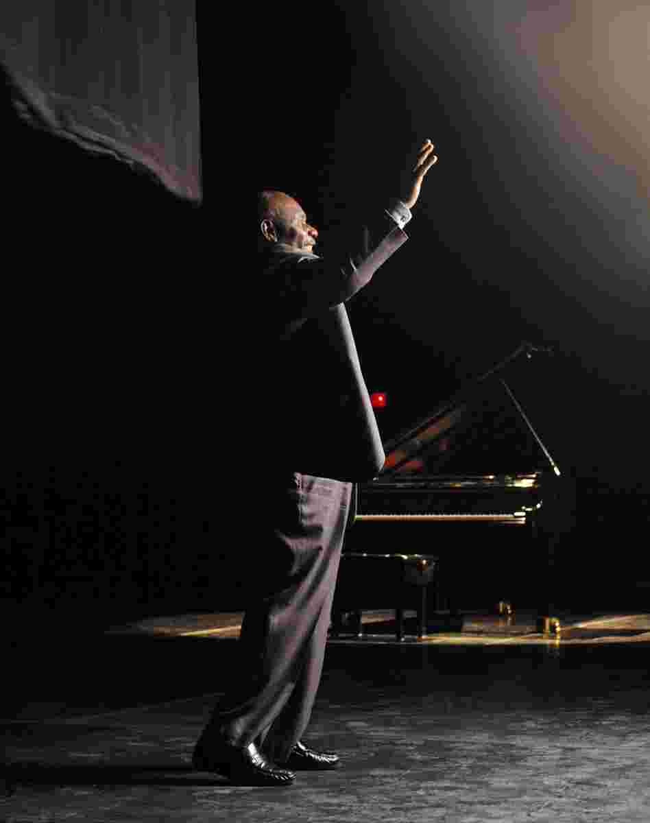 Oliver Jones.