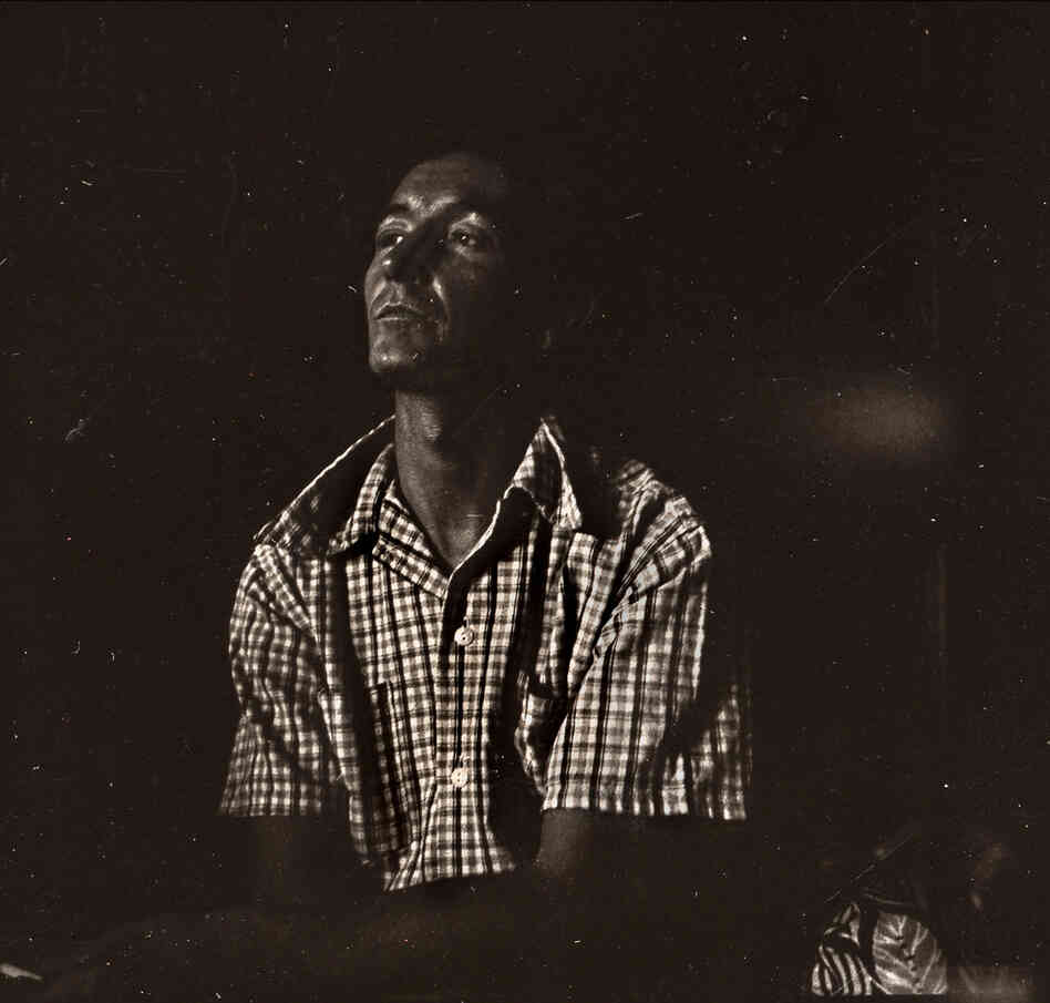  Woody Guthrie