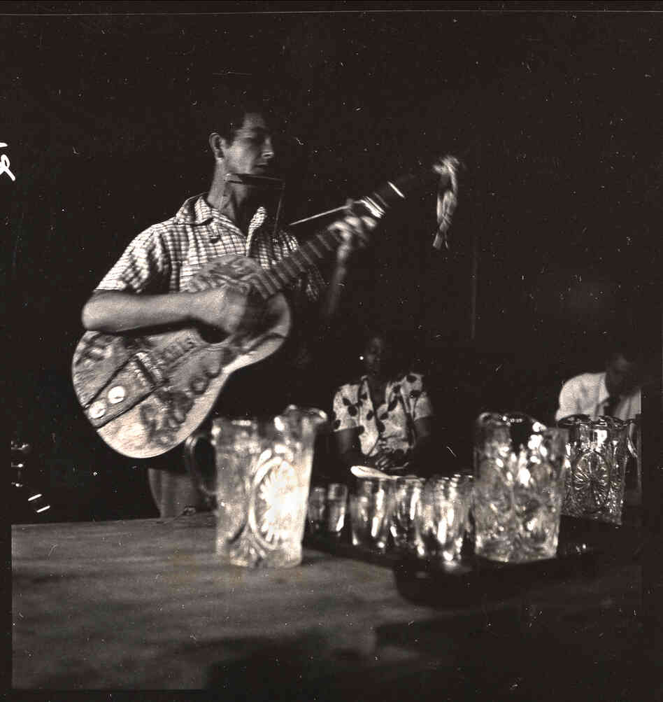 Woody Guthrie
