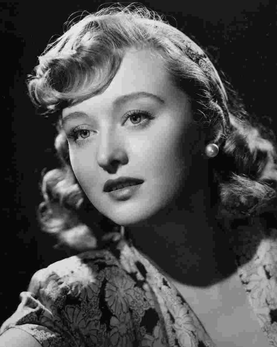 Holm won the Academy Award in 1947 for best supporting actress for her performance in Gentlemen's Agreement. 