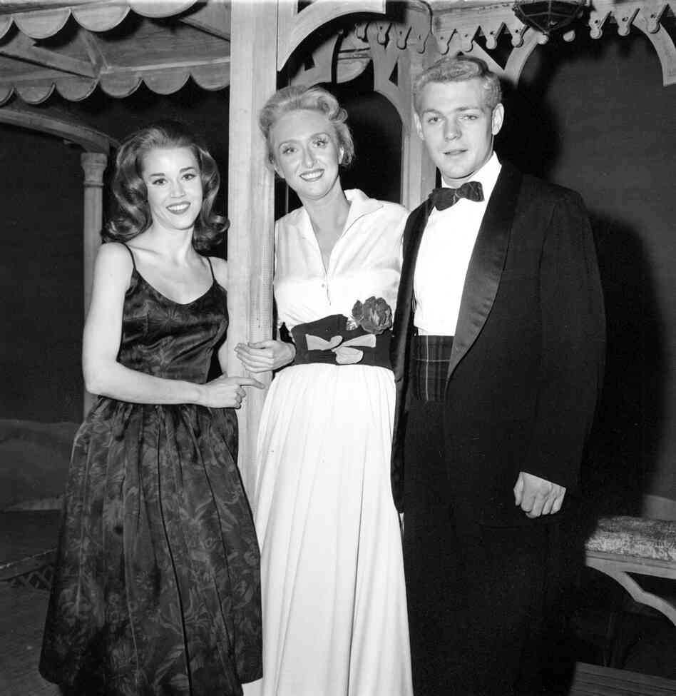 In 1960, Holm starred with Jane Fonda and James MacArther in Invitation To A March.