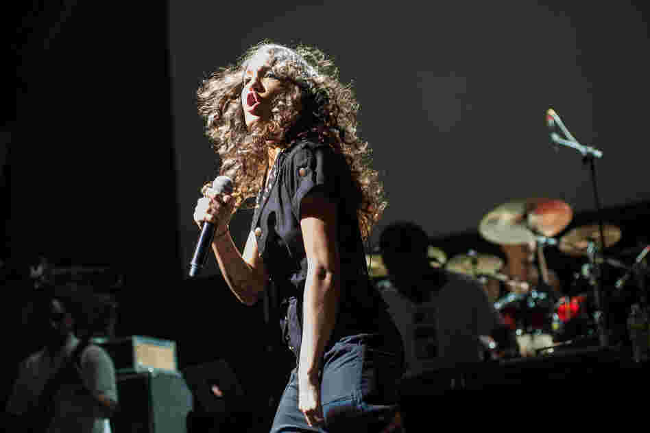 Martinez and Joglar's sister Ileana, a.k.a. PG-13, sang and was a dynamic presence on stage.