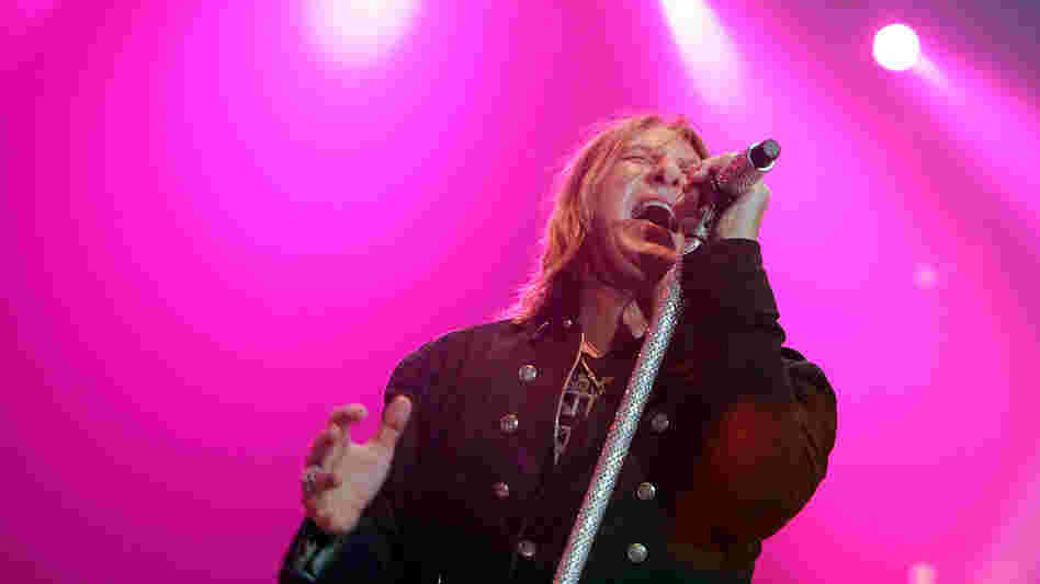 Joe Elliott fronting Def Leppard in London last year.