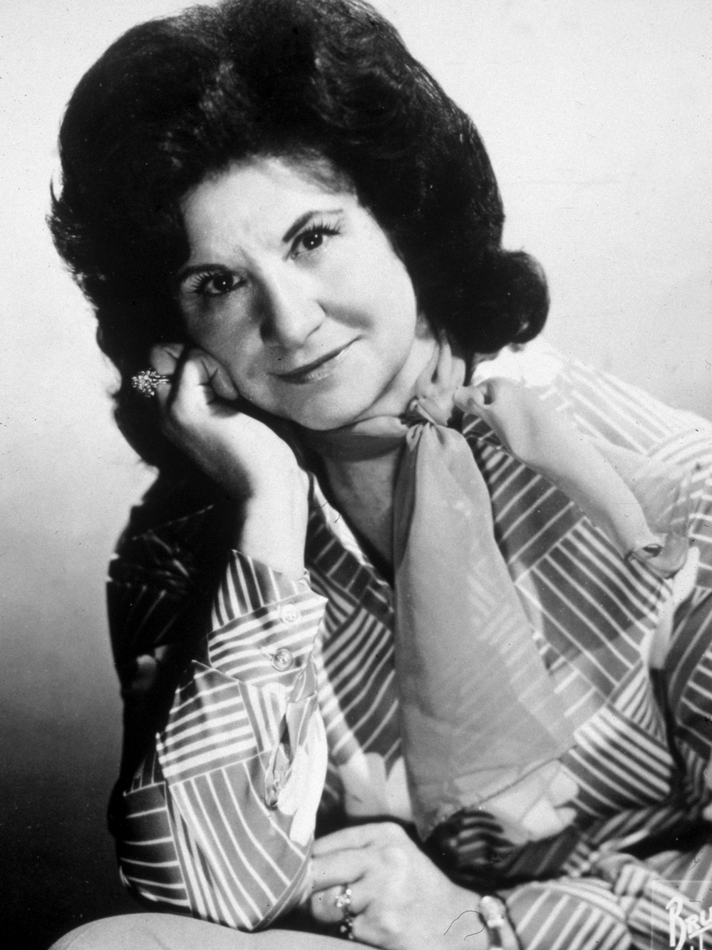 A studio portrait of Kitty Wells in the mid-'70s.