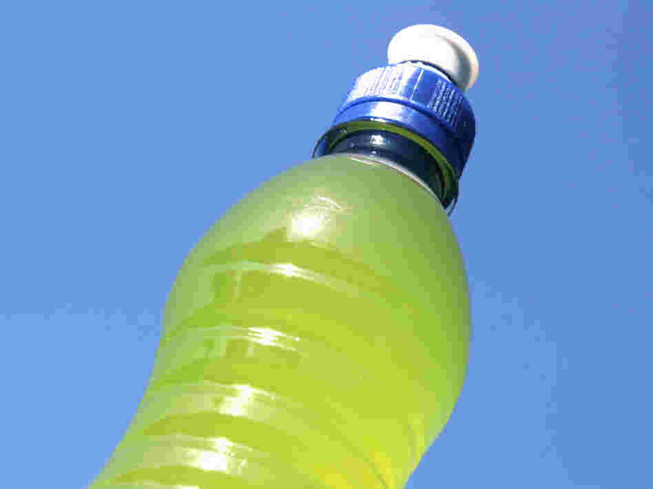 Some athletes are choosing water and real food instead of sports drinks and processed bars and gels.