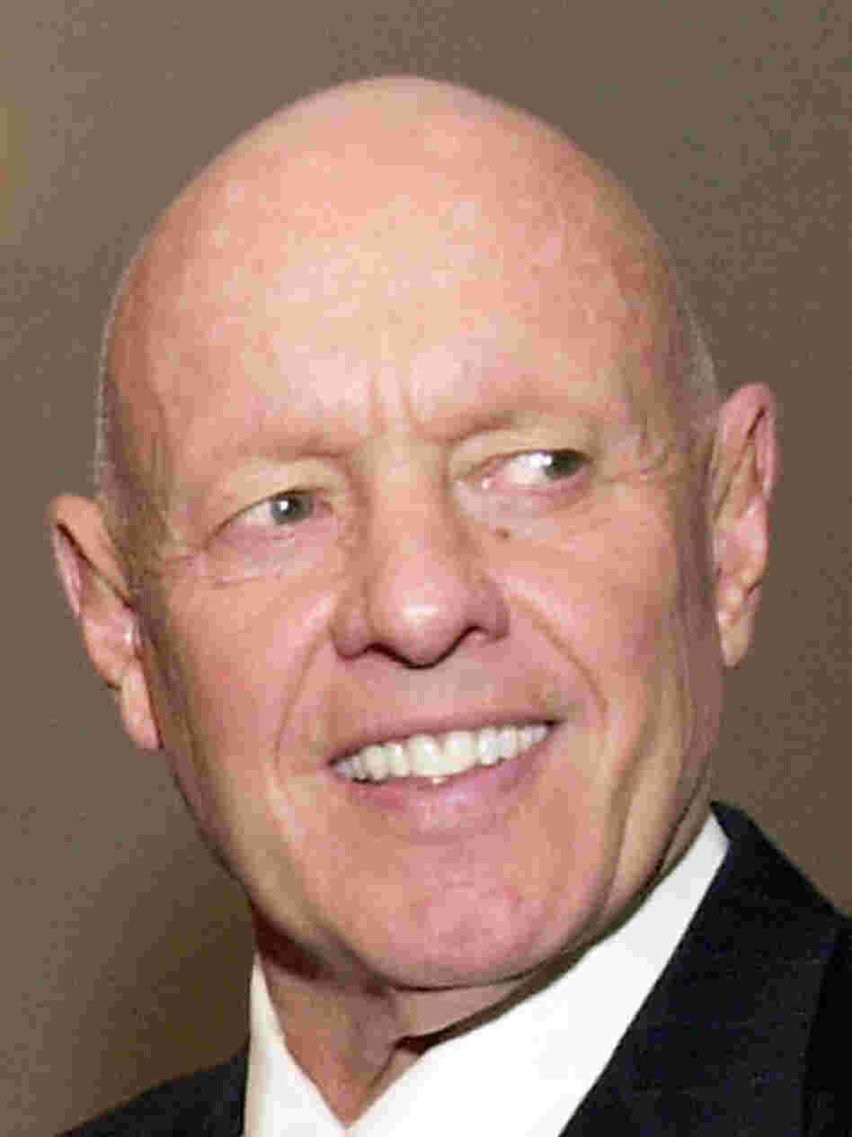 Stephen R. Covey, the motivational speaker best known for the book The Seven Habits of Highly Effective People, died Monday in Idaho three months after a serious bicycle accident in Utah. He was 79.