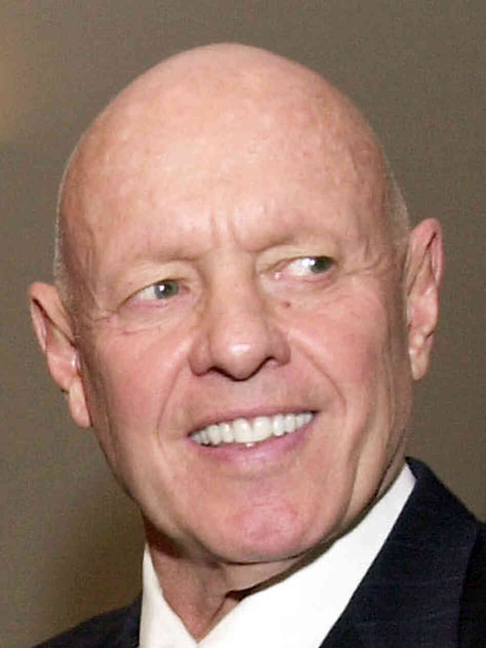 Stephen R. Covey, the motivational speaker best known for the book The Seven Habits of Highly Effective People, died Monday in Idaho three months after a serious bicycle accident in Utah. He was 79.