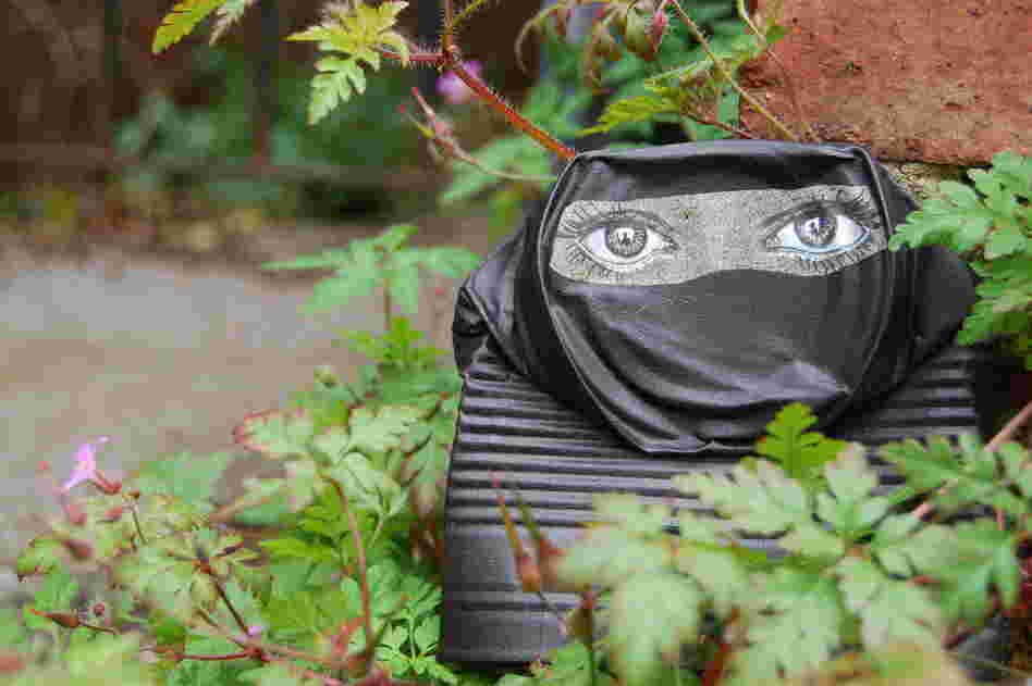 A covered lady can.