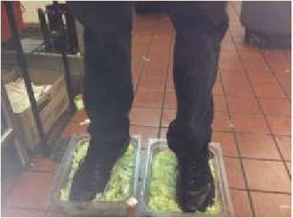 This is the photo posted on 4Chan last night. This is the photo posted on 4Chan last night.