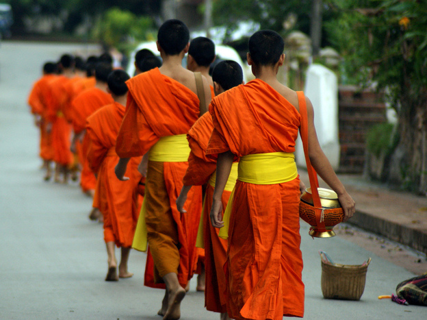 A sunrise ritual draws Pam Houston to Luang Prabang, Laos. ( )