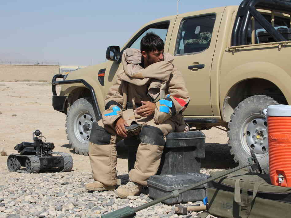 A student takes part in an exercise to disarm IEDs in Mazar-i-Sharif, Afghanistan.