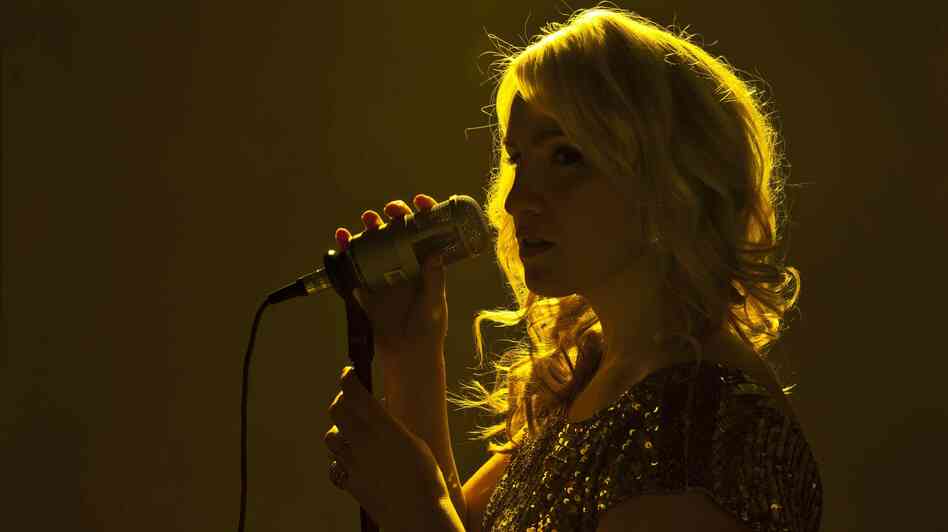 Detroit-born singer Maureen McDonald, who goes by MoZella, says she wanted her new album to sound like the music her mother grew up on and loved.