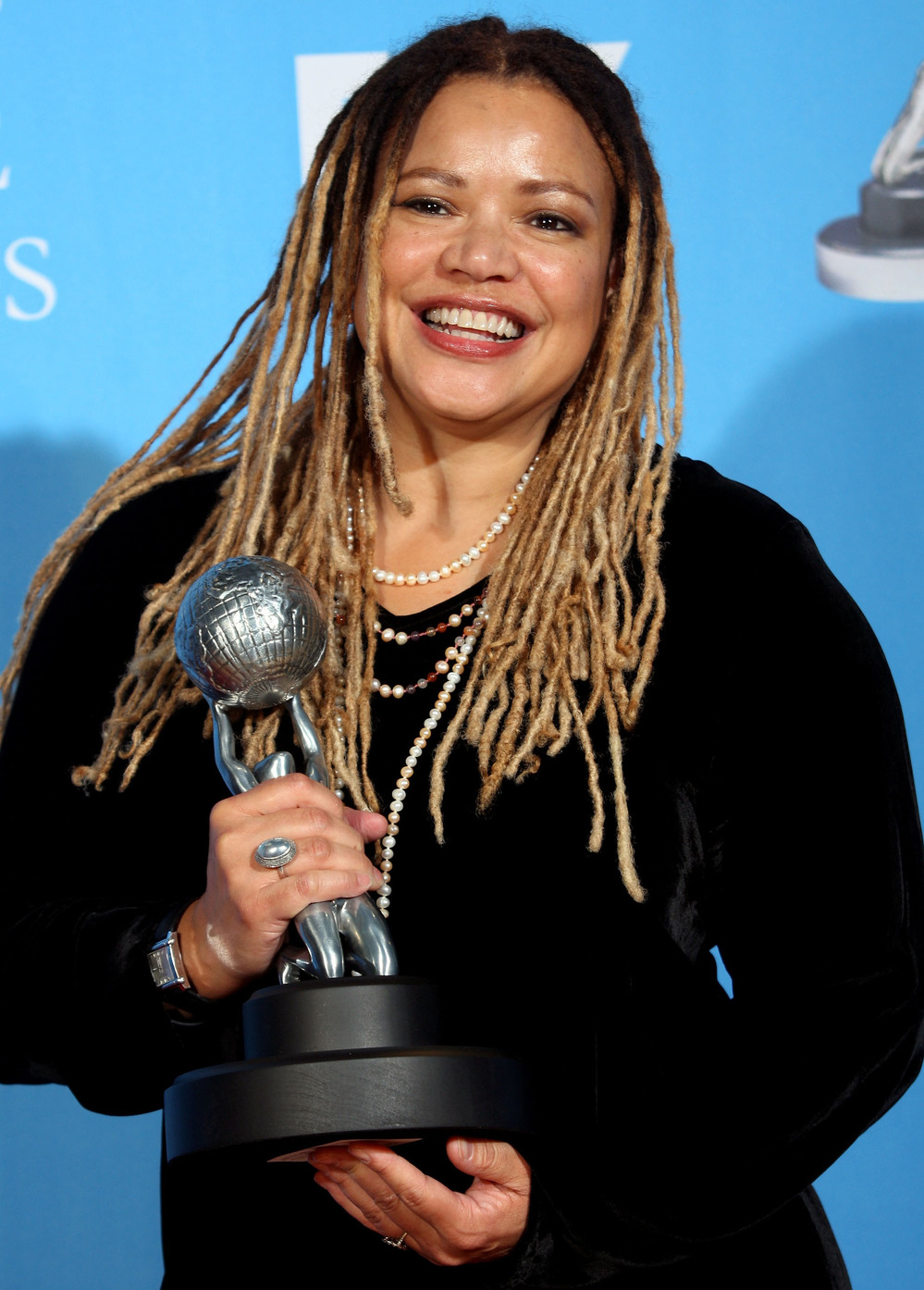 Writer-director Kasi Lemmons poses with her Outstanding Directing in a Motion Picture award for Talk to Me at the 39th NAACP Image Awards.