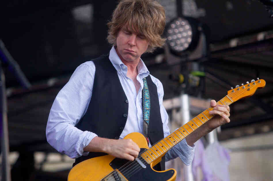 Pat Sansone joined Wilco in 2004. He has a band with fellow Wilco member John Stirratt called The Autumn Defense. 