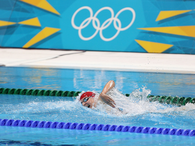 Rebecca Adlington swims to a bronze medal finish in the 400-meter freestyle final Sunday.