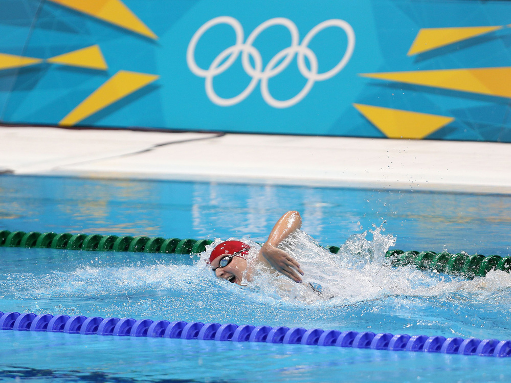 Rebecca Adlington swims to a bronze medal finish in the 400-meter freestyle final Sunday.
