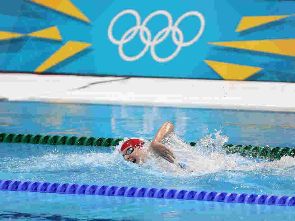 Rebecca Adlington swims to a bronze medal finish in the 400-meter freestyle final Sunday.