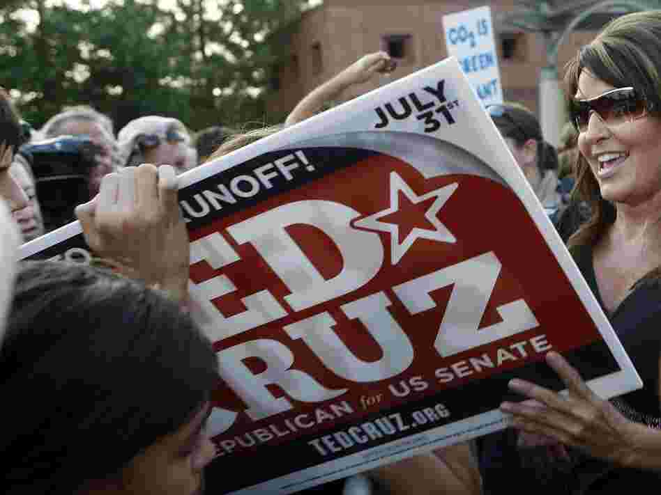 After speaking in support of Texas Senate GOP candidate Ted Cruz, Sarah Palin signed autographs at a rally on July 27 in The Woodlands, Texas.