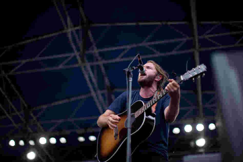 With rich harmonies and an irresistible charm, The Head and the Heart's sweet folk-pop graced the main stage. 