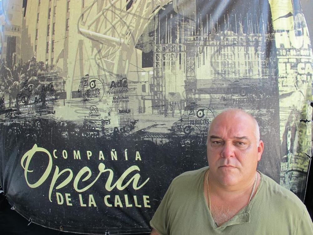 Ulises Aquino, a prominent Cuban singer, is the owner of the caberat and restaurant. He describes himself as a strong supporter of Cuba's socialist system and split the earnings among his 130 employees.