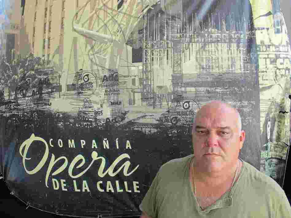 Ulises Aquino, a prominent Cuban singer, is the owner of the caberat and restaurant. He describes himself as a strong supporter of Cuba's socialist system and split the earnings among his 130 employees.