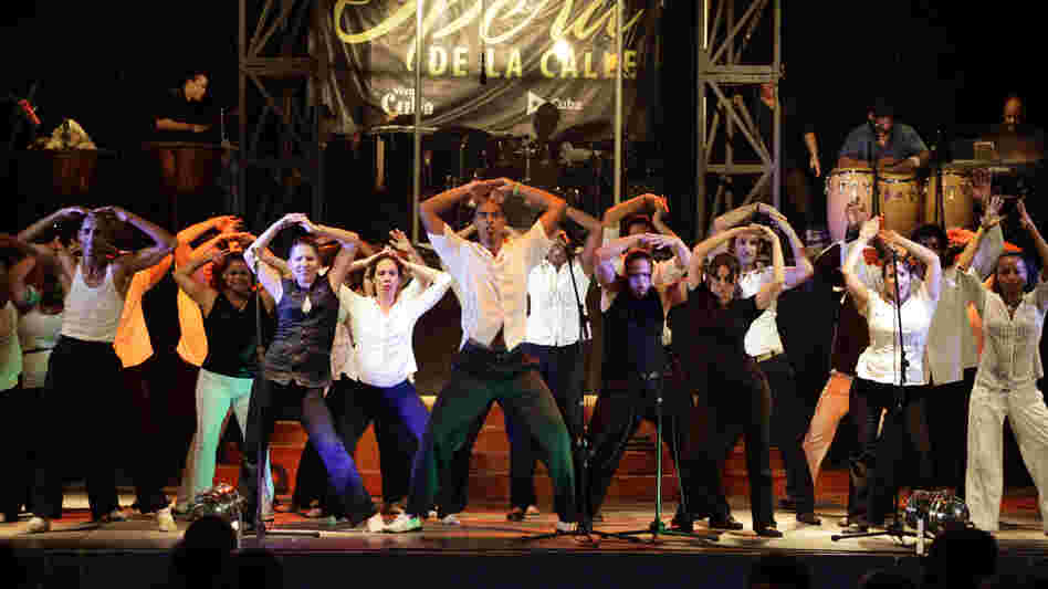 Cuban performers ranging from dancers to opera singers were packing in audiences at Havana's El Cabildo restaurant and cabaret. In a case seen as a test of Raul Castro's commitment to economic changes, government inspectors recently closed the restaurant.