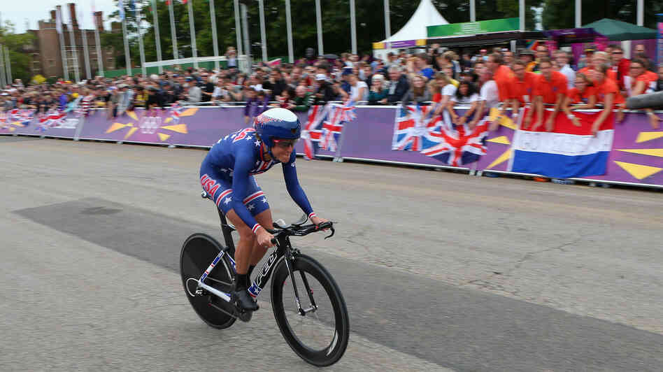 Kristin Armstrong rides on her way to winning the women's individual time trial at the London 2012 Olympic Games.