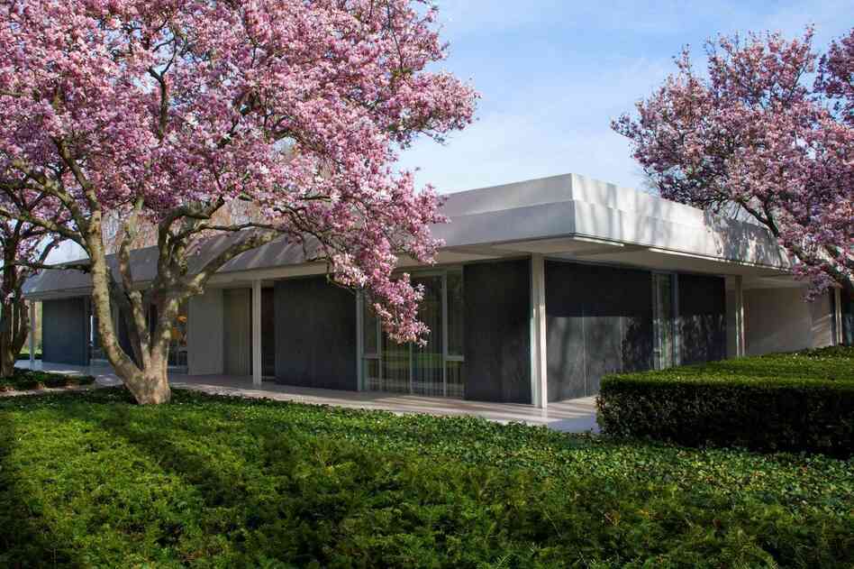 The house Will Miller grew up in was designed by Eero Saarinen on a grid in which each corner is used for a space that requires privacy, including the master, family and guest bedrooms.