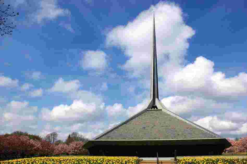 Eero Saarinen also designed the North Christian Church, which was completed in 1964, three years after Saarinen's death. Along with the First Christian Church and the Miller house, North Christian is one of Columbus' six national historic landmarks.