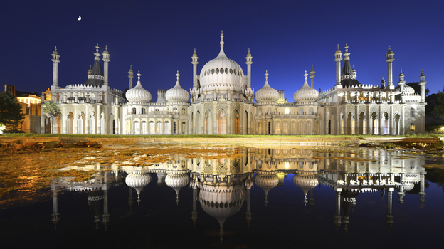 The famous Brighton Pavilion by night.