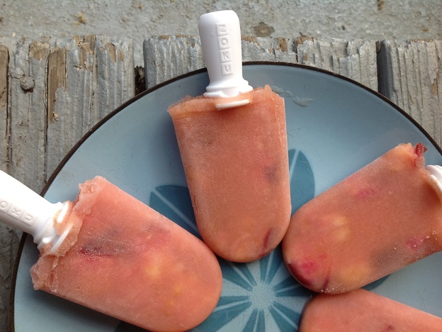 Peach White Sangria Pops
