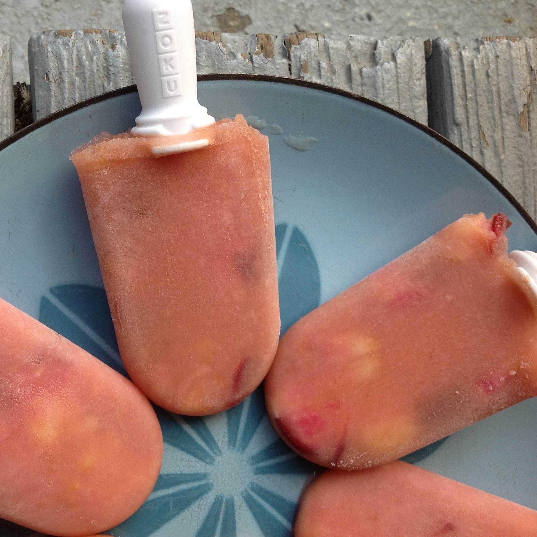 Peach White Sangria Pops