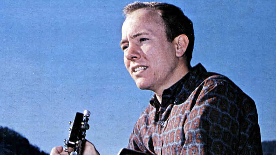 At his peak in the 1960s, Billy Edd Wheeler was writing songs for the likes of Johnny Cash, Neil Young, Elvis Presley and Hazel Dickens.