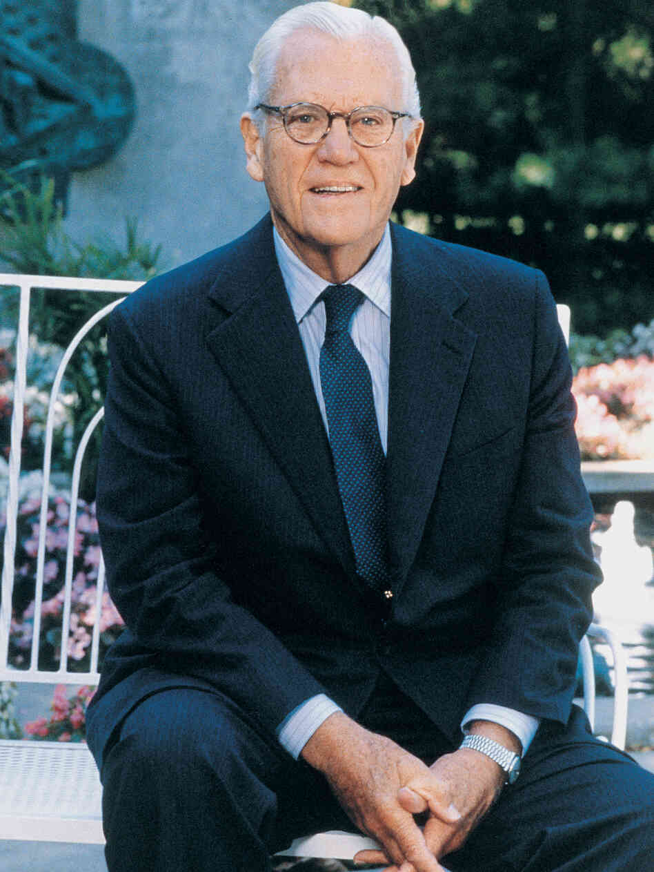 When J. Irwin Miller began working at Cummins in 1934, his responsibilities included opening the mail. He went on to transform the company through innovations in management, marketing and production.