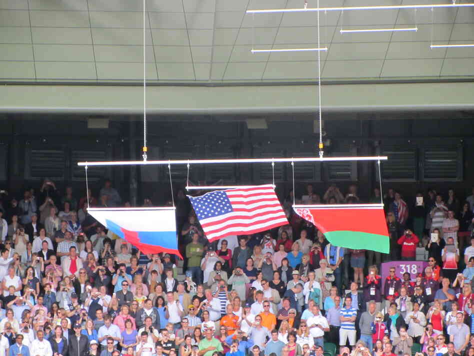 The U.S. flag fell from the display rod during Saturday's Olympic medal ceremony at Wimbledon, after Serena Williams' victory. The flag was collected in the stands and sent onto the court.