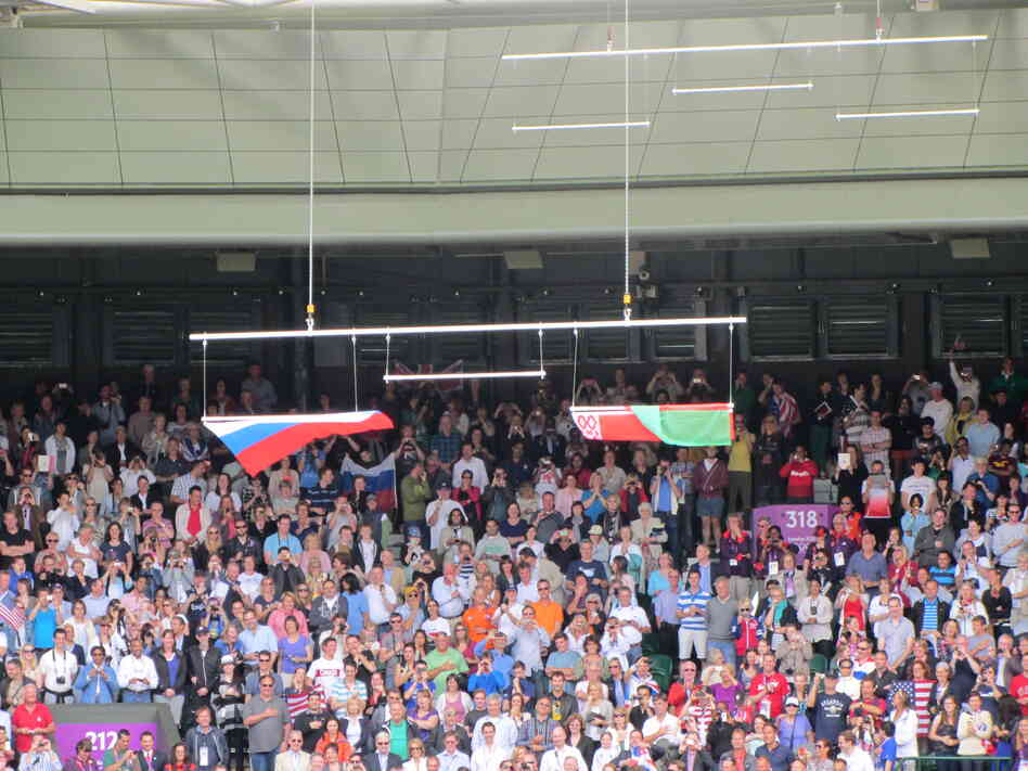 The U.S. flag fell from the display rod during Saturday's Olympic medal ceremony at Wimbledon, after Serena Williams' victory. The flag was collected in the stands and sent onto the court.