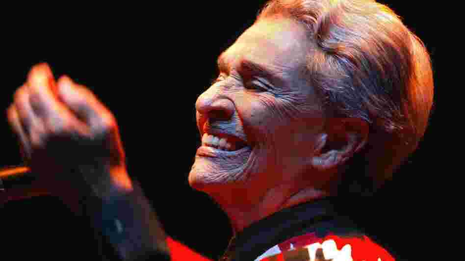 Chavela Vargas performing in Buenos Aires in 2004.